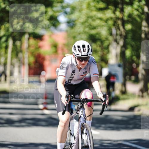 09.08.2026 - GEWOBA Citytriathlon Bremen Michael Burmester http://msf.ph/oto/9950106 09.08.2026 13:03:01 Radfahren 597, 681, 898, 1105 meine-sportfotos.de