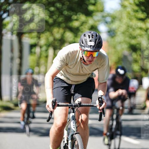 09.08.2026 - GEWOBA Citytriathlon Bremen Michael Burmester http://msf.ph/oto/9950123 09.08.2026 13:03:26 Radfahren 616, 703, 735, 768, 885, 945, 985, 1106 meine-sportfotos.de