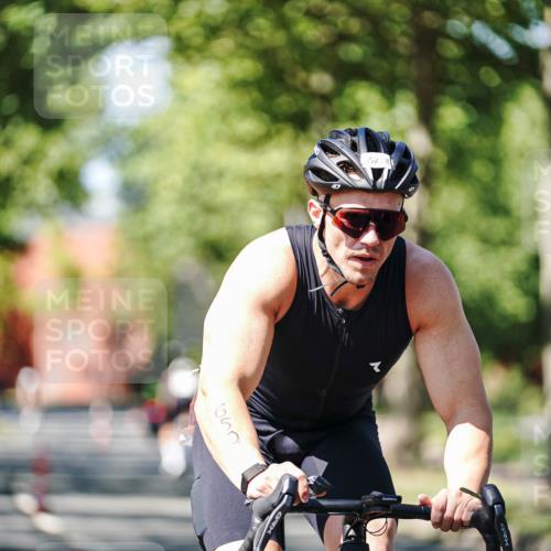 09.08.2026 - GEWOBA Citytriathlon Bremen Michael Burmester http://msf.ph/oto/9950225 09.08.2026 13:05:08 Radfahren 652, 747, 777, 818, 917, 922, 1139 meine-sportfotos.de