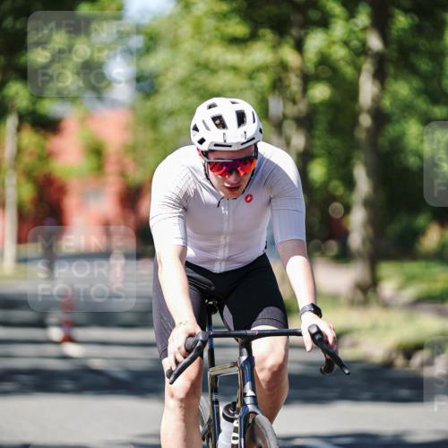 09.08.2026 - GEWOBA Citytriathlon Bremen Michael Burmester http://msf.ph/oto/9950248 09.08.2026 13:05:47 Radfahren 561, 593, 618, 642, 958, 1116, 1145 meine-sportfotos.de