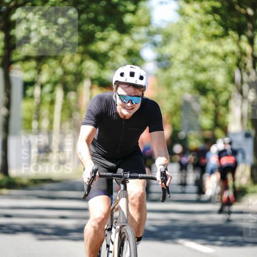 09.08.2026 - GEWOBA Citytriathlon Bremen Michael Burmester http://msf.ph/oto/9950256 09.08.2026 13:05:55 Radfahren 561, 593, 618, 913, 958, 969, 1116, 1145 meine-sportfotos.de