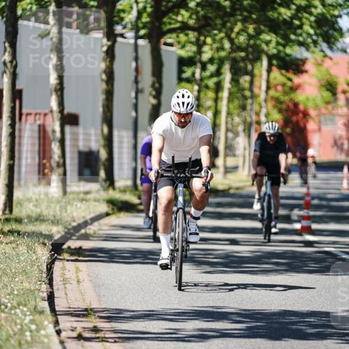 09.08.2026 - GEWOBA Citytriathlon Bremen Michael Burmester http://msf.ph/oto/9950421 09.08.2026 13:09:38 Radfahren 585, 877, 905, 914, 946, 963, 999, 1009, 1129, 1141 meine-sportfotos.de