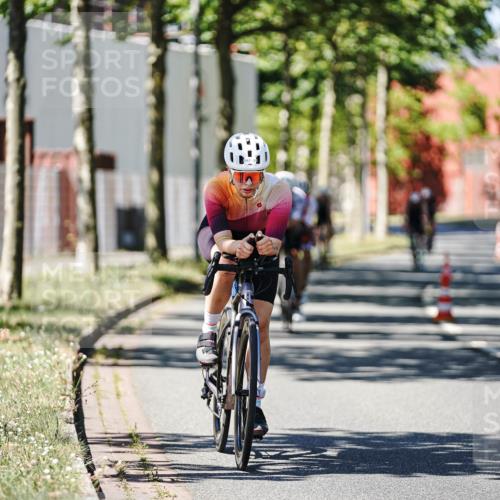 09.08.2026 - GEWOBA Citytriathlon Bremen Michael Burmester http://msf.ph/oto/9950438 09.08.2026 13:09:49 Radfahren 739, 822, 877, 880, 914, 947, 963, 1009, 1013, 1129, 1141 meine-sportfotos.de