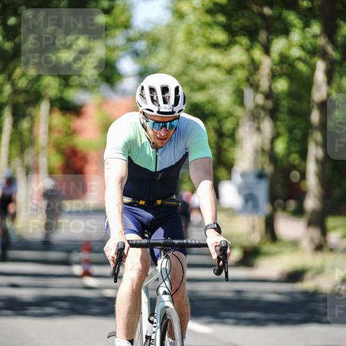 09.08.2026 - GEWOBA Citytriathlon Bremen Michael Burmester http://msf.ph/oto/9950500 09.08.2026 13:11:13 Radfahren 555, 566, 596, 600, 639, 679, 728, 749, 788, 792, 814, 884 meine-sportfotos.de