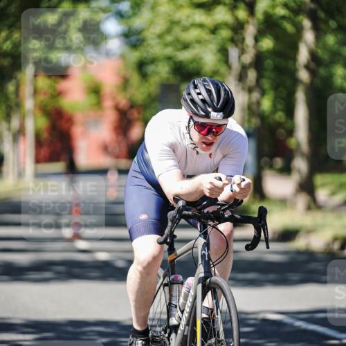09.08.2026 - GEWOBA Citytriathlon Bremen Michael Burmester http://msf.ph/oto/9950674 09.08.2026 13:15:08 Radfahren 565, 653, 762, 948, 1017, 1126, 1136 meine-sportfotos.de