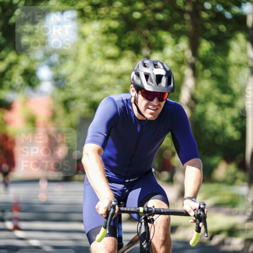 09.08.2026 - GEWOBA Citytriathlon Bremen Michael Burmester http://msf.ph/oto/9950695 09.08.2026 13:15:31 Radfahren 673, 727, 834, 844, 918, 1113 meine-sportfotos.de