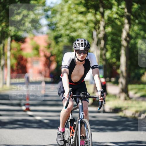 09.08.2026 - GEWOBA Citytriathlon Bremen Michael Burmester http://msf.ph/oto/9950710 09.08.2026 13:15:51 Radfahren 637, 809, 888, 954 meine-sportfotos.de