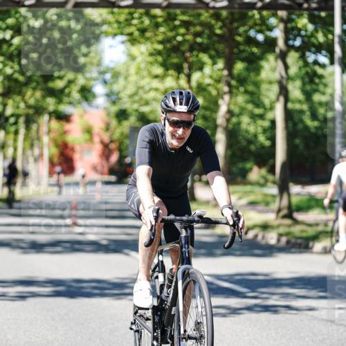 09.08.2026 - GEWOBA Citytriathlon Bremen Michael Burmester http://msf.ph/oto/9950799 09.08.2026 13:18:42 Radfahren 800, 956, 1115, 1159 meine-sportfotos.de
