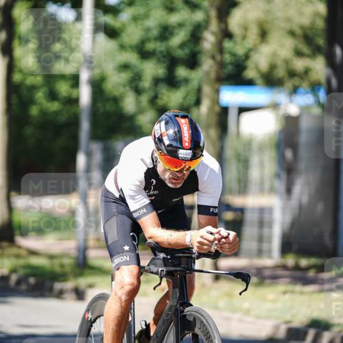 09.08.2026 - GEWOBA Citytriathlon Bremen Michael Burmester http://msf.ph/oto/9951020 09.08.2026 13:31:30 Radfahren 899, 1012 meine-sportfotos.de