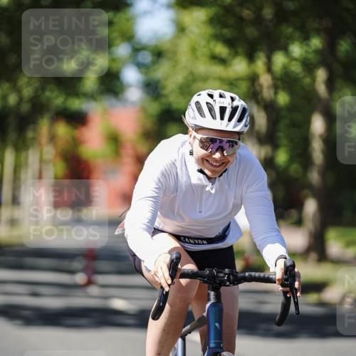 09.08.2026 - GEWOBA Citytriathlon Bremen Michael Burmester http://msf.ph/oto/9951025 09.08.2026 13:31:54 Radfahren 964 meine-sportfotos.de