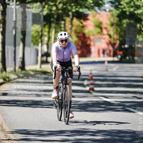 09.08.2026 - GEWOBA Citytriathlon Bremen Michael Burmester http://msf.ph/oto/9951090 09.08.2026 13:40:50 Radfahren 930 meine-sportfotos.de