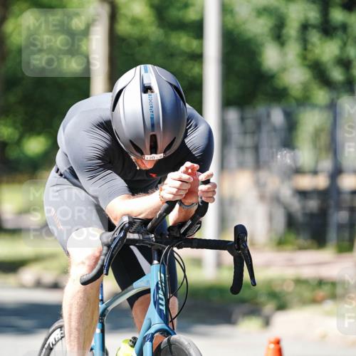 09.08.2026 - GEWOBA Citytriathlon Bremen Michael Burmester http://msf.ph/oto/9951102 09.08.2026 14:07:42 Radfahren 112, 120 meine-sportfotos.de