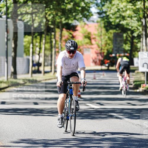 09.08.2026 - GEWOBA Citytriathlon Bremen Michael Burmester http://msf.ph/oto/9951115 09.08.2026 14:08:10 Radfahren 51, 184 meine-sportfotos.de