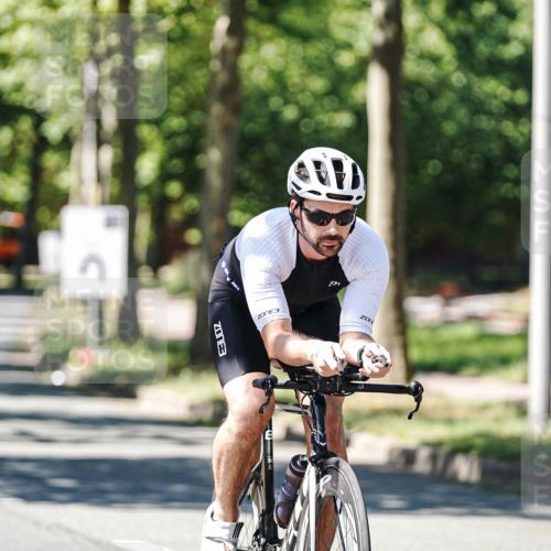 09.08.2026 - GEWOBA Citytriathlon Bremen Michael Burmester http://msf.ph/oto/9951216 09.08.2026 14:11:20 Radfahren 11, 13, 26, 41, 68, 76, 79, 84, 85, 92, 109, 113, 117, 129, 139, 143, 144, 150, 155 meine-sportfotos.de