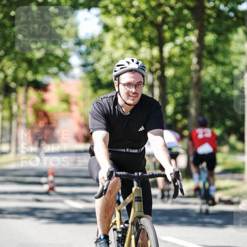 09.08.2026 - GEWOBA Citytriathlon Bremen Michael Burmester http://msf.ph/oto/9951273 09.08.2026 14:12:51 Radfahren 21, 22, 24, 83, 134, 148, 159, 294 meine-sportfotos.de