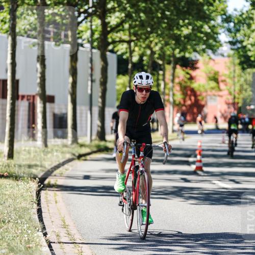 09.08.2026 - GEWOBA Citytriathlon Bremen Michael Burmester http://msf.ph/oto/9951276 09.08.2026 14:12:56 Radfahren 2, 21, 24, 38, 83, 134, 148, 159, 294 meine-sportfotos.de