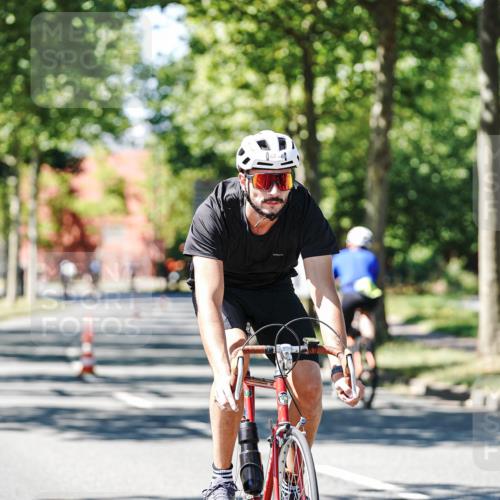 09.08.2026 - GEWOBA Citytriathlon Bremen Michael Burmester http://msf.ph/oto/9951294 09.08.2026 14:13:13 Radfahren 2, 38, 54, 82, 279, 304 meine-sportfotos.de