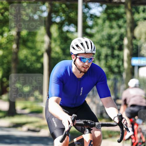 09.08.2026 - GEWOBA Citytriathlon Bremen Michael Burmester http://msf.ph/oto/9951337 09.08.2026 14:14:06 Radfahren 6, 57, 69, 130, 146, 186 meine-sportfotos.de