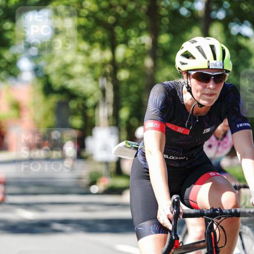 09.08.2026 - GEWOBA Citytriathlon Bremen Michael Burmester http://msf.ph/oto/9951414 09.08.2026 14:15:59 Radfahren 14, 37, 43, 89, 133, 163, 172, 182, 232, 291, 308, 329 meine-sportfotos.de