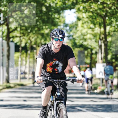 09.08.2026 - GEWOBA Citytriathlon Bremen Michael Burmester http://msf.ph/oto/9951465 09.08.2026 14:16:42 Radfahren 132, 192, 240, 325, 334, 360 meine-sportfotos.de