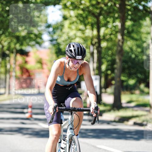 09.08.2026 - GEWOBA Citytriathlon Bremen Michael Burmester http://msf.ph/oto/9951472 09.08.2026 14:16:50 Radfahren 192, 236, 286, 334, 339 meine-sportfotos.de