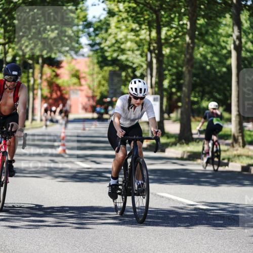 09.08.2026 - GEWOBA Citytriathlon Bremen Michael Burmester http://msf.ph/oto/9951585 09.08.2026 14:18:22 Radfahren 18, 87, 207, 213, 242, 276, 288, 307, 363, 404, 448, 453, 462, 466, 527 meine-sportfotos.de