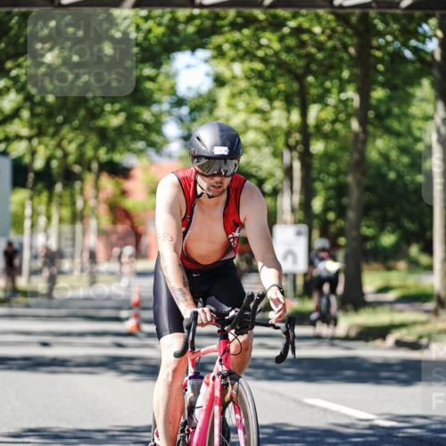 09.08.2026 - GEWOBA Citytriathlon Bremen Michael Burmester http://msf.ph/oto/9951586 09.08.2026 14:18:23 Radfahren 18, 87, 207, 213, 276, 288, 307, 363, 377, 404, 448, 453, 462, 466, 527 meine-sportfotos.de