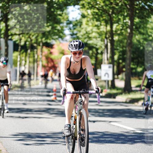 09.08.2026 - GEWOBA Citytriathlon Bremen Michael Burmester http://msf.ph/oto/9951691 09.08.2026 14:19:31 Radfahren 142, 166, 230, 261, 273, 281, 319, 330, 335, 342, 434, 454, 487, 521, 523 meine-sportfotos.de