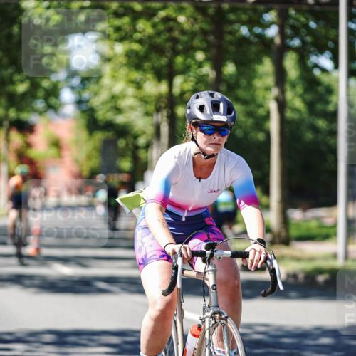 09.08.2026 - GEWOBA Citytriathlon Bremen Michael Burmester http://msf.ph/oto/9951781 09.08.2026 14:20:27 Radfahren 233, 250, 338, 384, 398, 417, 450, 456, 482, 532 meine-sportfotos.de