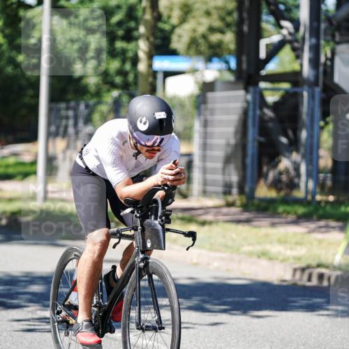 09.08.2026 - GEWOBA Citytriathlon Bremen Michael Burmester http://msf.ph/oto/9952075 09.08.2026 14:24:47 Radfahren 120, 141, 414, 460, 496, 499, 514 meine-sportfotos.de