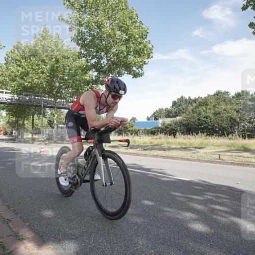 09.08.2026 - GEWOBA Citytriathlon Bremen Michael Burmester http://msf.ph/oto/9952160 09.08.2026 10:20:05 Radfahren 326, 386 meine-sportfotos.de