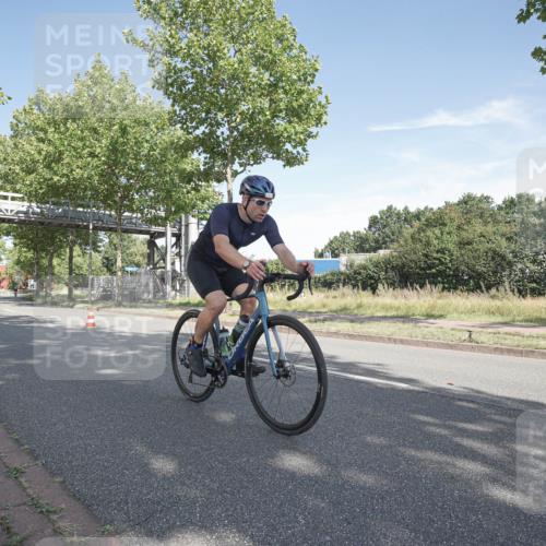 09.08.2026 - GEWOBA Citytriathlon Bremen Michael Burmester http://msf.ph/oto/9952236 09.08.2026 10:24:58 Radfahren 314, 358 meine-sportfotos.de