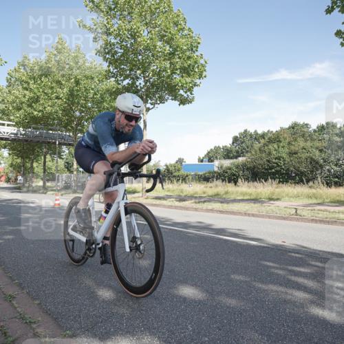 09.08.2026 - GEWOBA Citytriathlon Bremen Michael Burmester http://msf.ph/oto/9952245 09.08.2026 10:25:19 Radfahren 301, 323, 360, 377, 427 meine-sportfotos.de