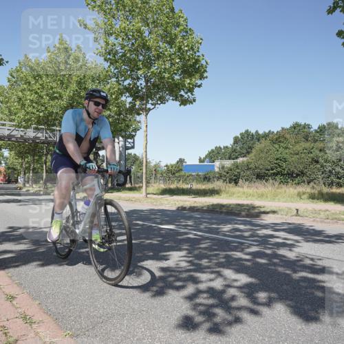 09.08.2026 - GEWOBA Citytriathlon Bremen Michael Burmester http://msf.ph/oto/9952250 09.08.2026 13:20:51 Radfahren 672, 957, 1125 meine-sportfotos.de