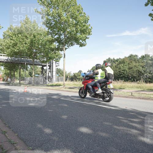 09.08.2026 - GEWOBA Citytriathlon Bremen Michael Burmester http://msf.ph/oto/9952257 09.08.2026 10:25:31 Radfahren 301, 323, 336, 345, 360, 376, 427 meine-sportfotos.de