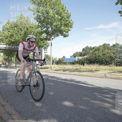 09.08.2026 - GEWOBA Citytriathlon Bremen Michael Burmester http://msf.ph/oto/9952263 09.08.2026 10:25:33 Radfahren 301, 323, 336, 345, 376, 427 meine-sportfotos.de