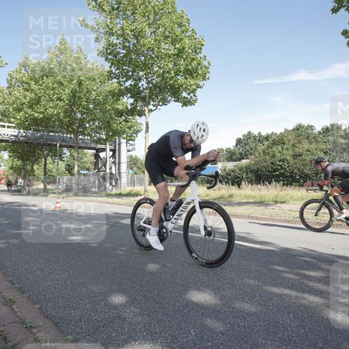 09.08.2026 - GEWOBA Citytriathlon Bremen Michael Burmester http://msf.ph/oto/9952302 09.08.2026 10:26:23 Radfahren 293, 318, 378, 398, 402 meine-sportfotos.de