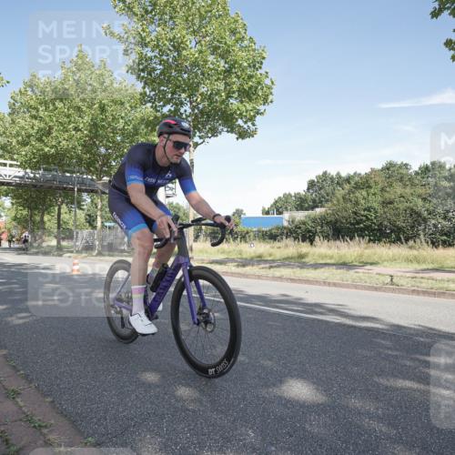 09.08.2026 - GEWOBA Citytriathlon Bremen Michael Burmester http://msf.ph/oto/9952449 09.08.2026 10:29:20 Radfahren 325, 327, 352, 355, 359, 396, 408, 478 meine-sportfotos.de