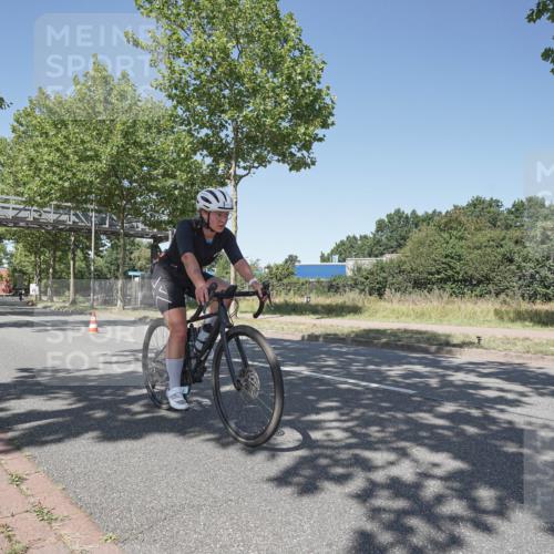 09.08.2026 - GEWOBA Citytriathlon Bremen Michael Burmester http://msf.ph/oto/9952498 09.08.2026 13:31:27 Radfahren 899, 1012 meine-sportfotos.de