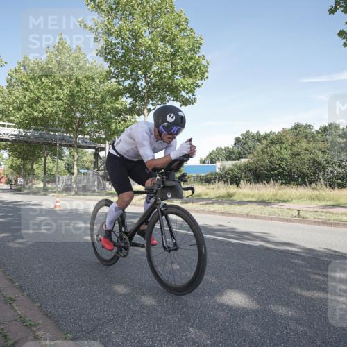 09.08.2026 - GEWOBA Citytriathlon Bremen Michael Burmester http://msf.ph/oto/9952513 09.08.2026 10:30:16 Radfahren 221, 294, 313, 350, 366, 407 meine-sportfotos.de