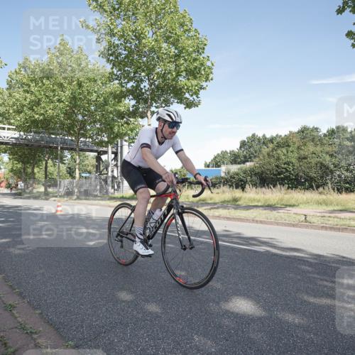 09.08.2026 - GEWOBA Citytriathlon Bremen Michael Burmester http://msf.ph/oto/9952525 09.08.2026 10:30:28 Radfahren 221, 294, 382, 407, 520 meine-sportfotos.de