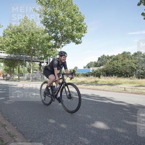 09.08.2026 - GEWOBA Citytriathlon Bremen Michael Burmester http://msf.ph/oto/9952533 09.08.2026 10:30:43 Radfahren 320, 334, 470 meine-sportfotos.de
