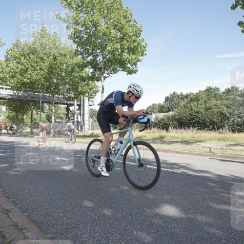 09.08.2026 - GEWOBA Citytriathlon Bremen Michael Burmester http://msf.ph/oto/9952543 09.08.2026 10:30:52 Radfahren 299, 311, 317, 320 meine-sportfotos.de