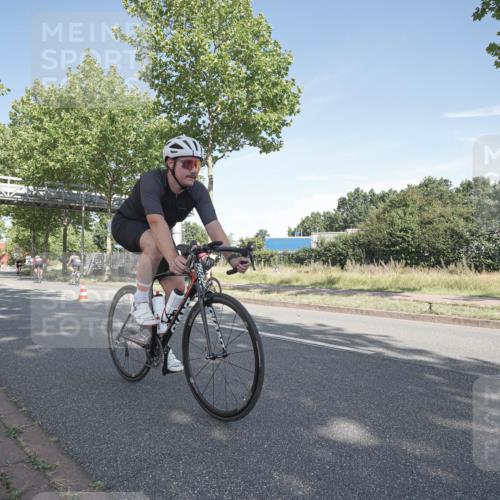 09.08.2026 - GEWOBA Citytriathlon Bremen Michael Burmester http://msf.ph/oto/9952547 09.08.2026 10:30:53 Radfahren 299, 311, 317, 320 meine-sportfotos.de