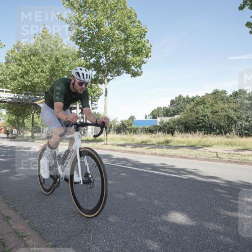 09.08.2026 - GEWOBA Citytriathlon Bremen Michael Burmester http://msf.ph/oto/9952575 09.08.2026 10:31:22 Radfahren 59, 304, 454, 472 meine-sportfotos.de