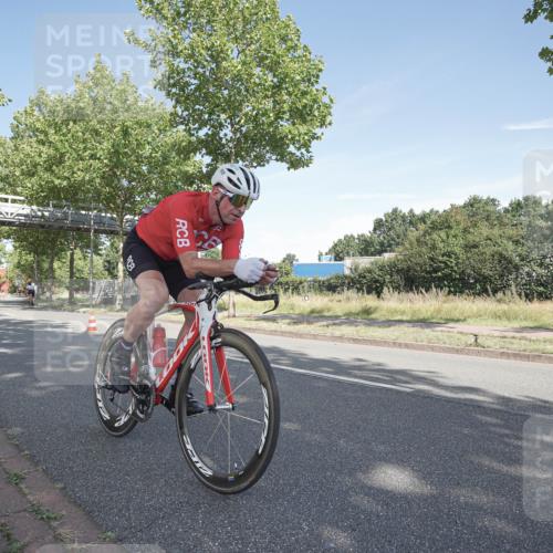 09.08.2026 - GEWOBA Citytriathlon Bremen Michael Burmester http://msf.ph/oto/9952585 09.08.2026 10:31:31 Radfahren 288, 304, 365, 397, 405, 430, 454, 472 meine-sportfotos.de