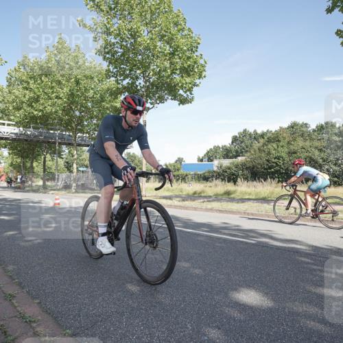 09.08.2026 - GEWOBA Citytriathlon Bremen Michael Burmester http://msf.ph/oto/9952653 09.08.2026 10:32:16 Radfahren 239, 249, 445, 456, 500 meine-sportfotos.de
