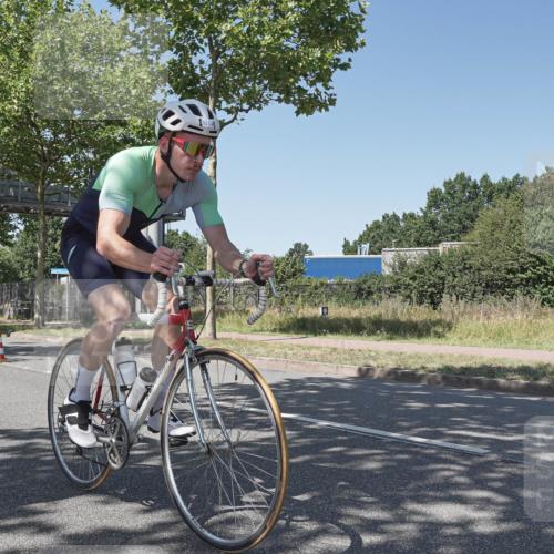 09.08.2026 - GEWOBA Citytriathlon Bremen Michael Burmester http://msf.ph/oto/9952672 09.08.2026 14:09:06 Radfahren 32, 156 meine-sportfotos.de