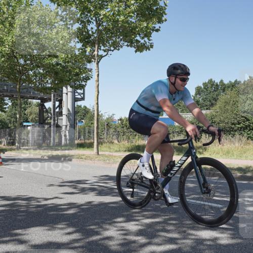 09.08.2026 - GEWOBA Citytriathlon Bremen Michael Burmester http://msf.ph/oto/9952698 09.08.2026 14:09:27 Radfahren 15, 29, 77, 78, 140, 141, 164, 168, 170, 178, 181, 185, 187, 189 meine-sportfotos.de