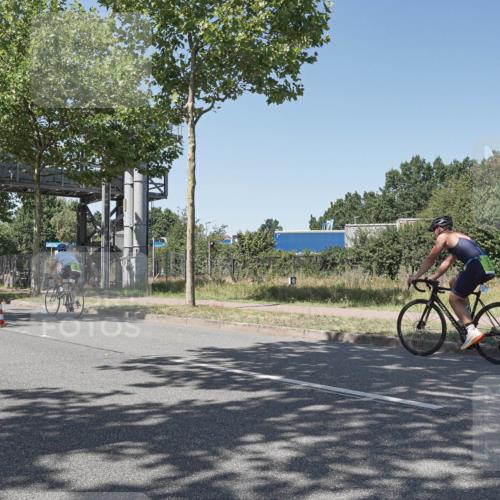 09.08.2026 - GEWOBA Citytriathlon Bremen Michael Burmester http://msf.ph/oto/9952880 09.08.2026 14:12:14 Radfahren 27, 60, 70, 105, 135, 169, 270 meine-sportfotos.de